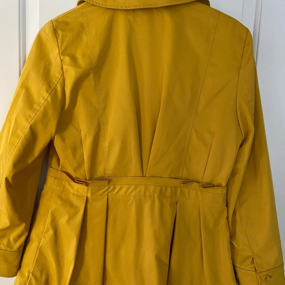 Yellow light jacket - Picture 2 of 4